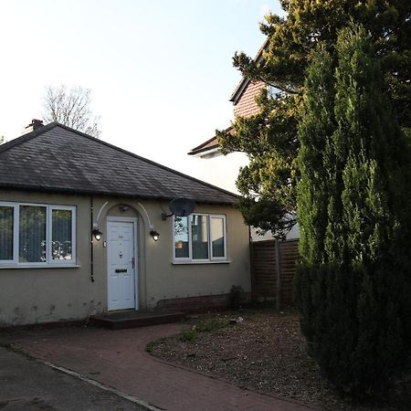 ברמינגהאם Cosy 3-Bed Bungalow Nec Airport Close To Amenities מראה חיצוני תמונה