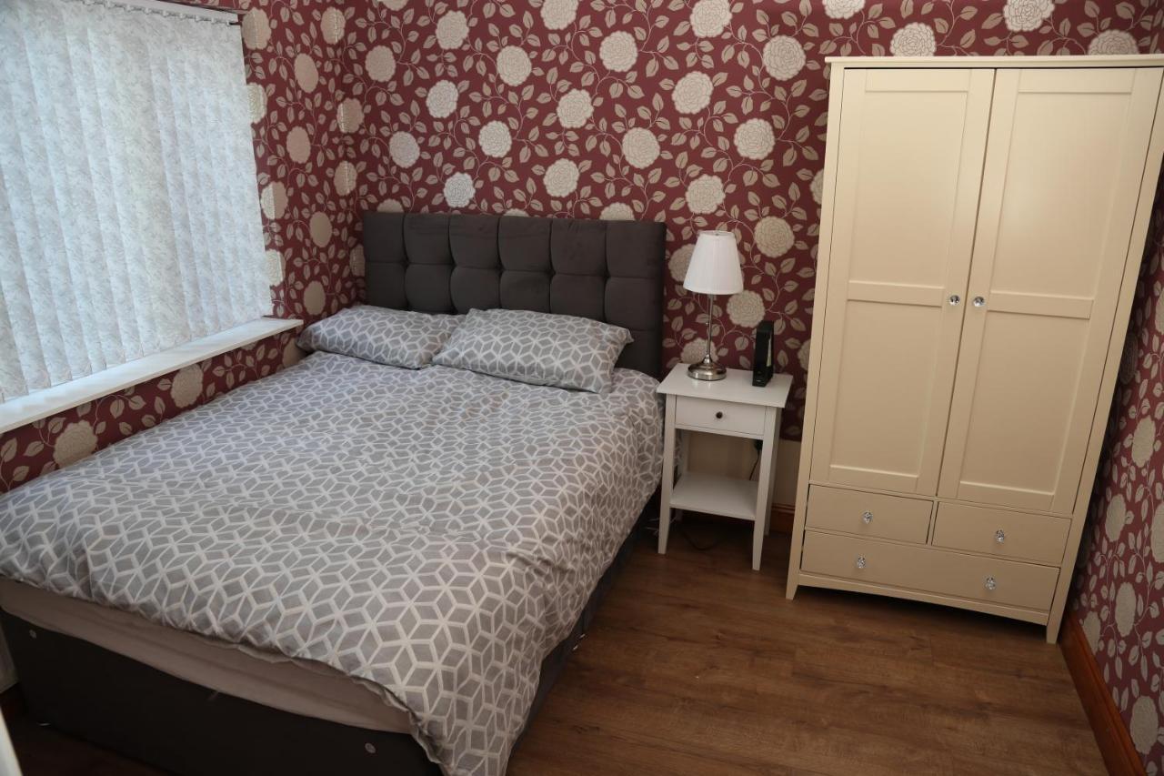 ברמינגהאם Cosy 3-Bed Bungalow Nec Airport Close To Amenities מראה חיצוני תמונה