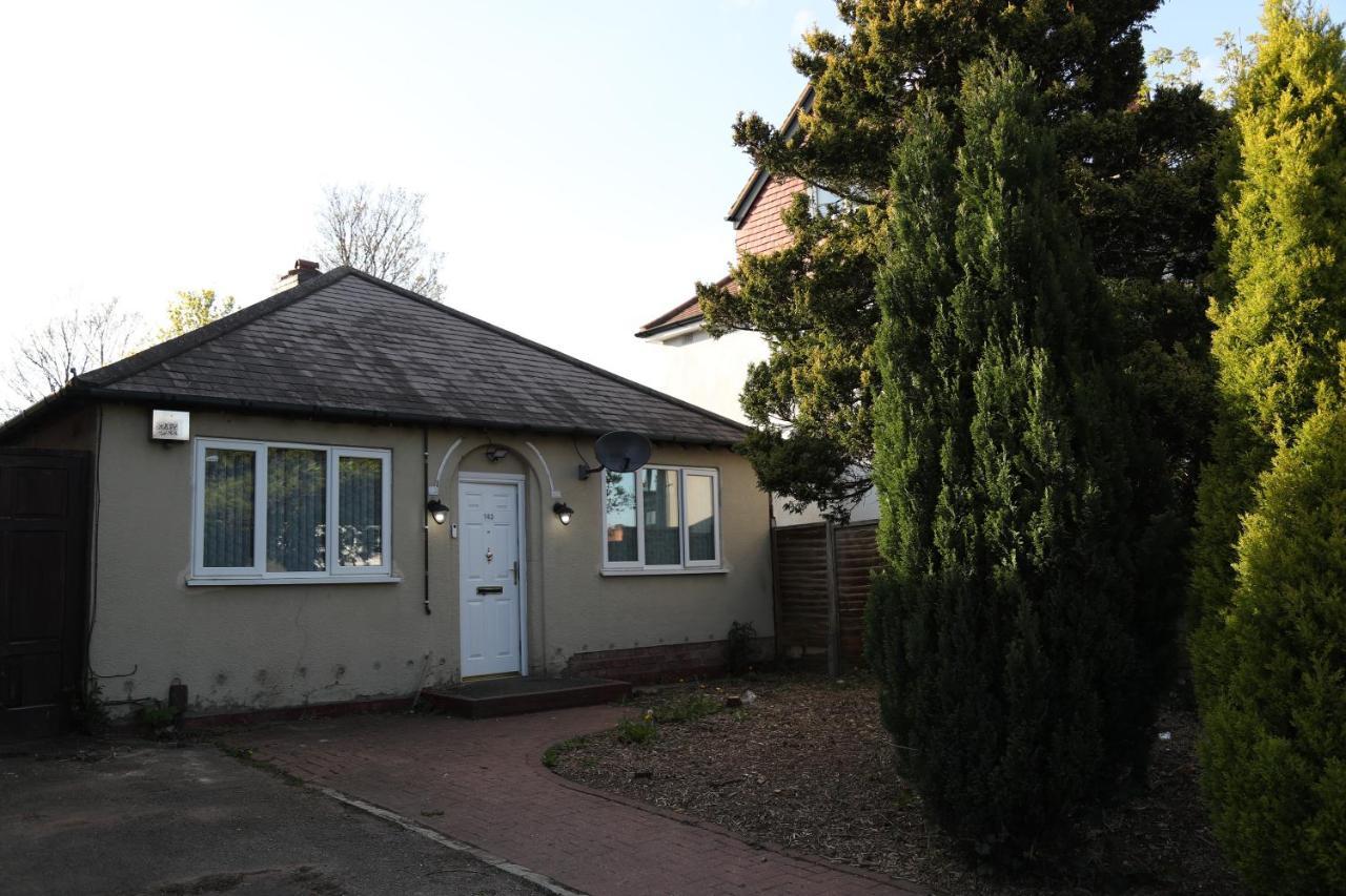 ברמינגהאם Cosy 3-Bed Bungalow Nec Airport Close To Amenities מראה חיצוני תמונה
