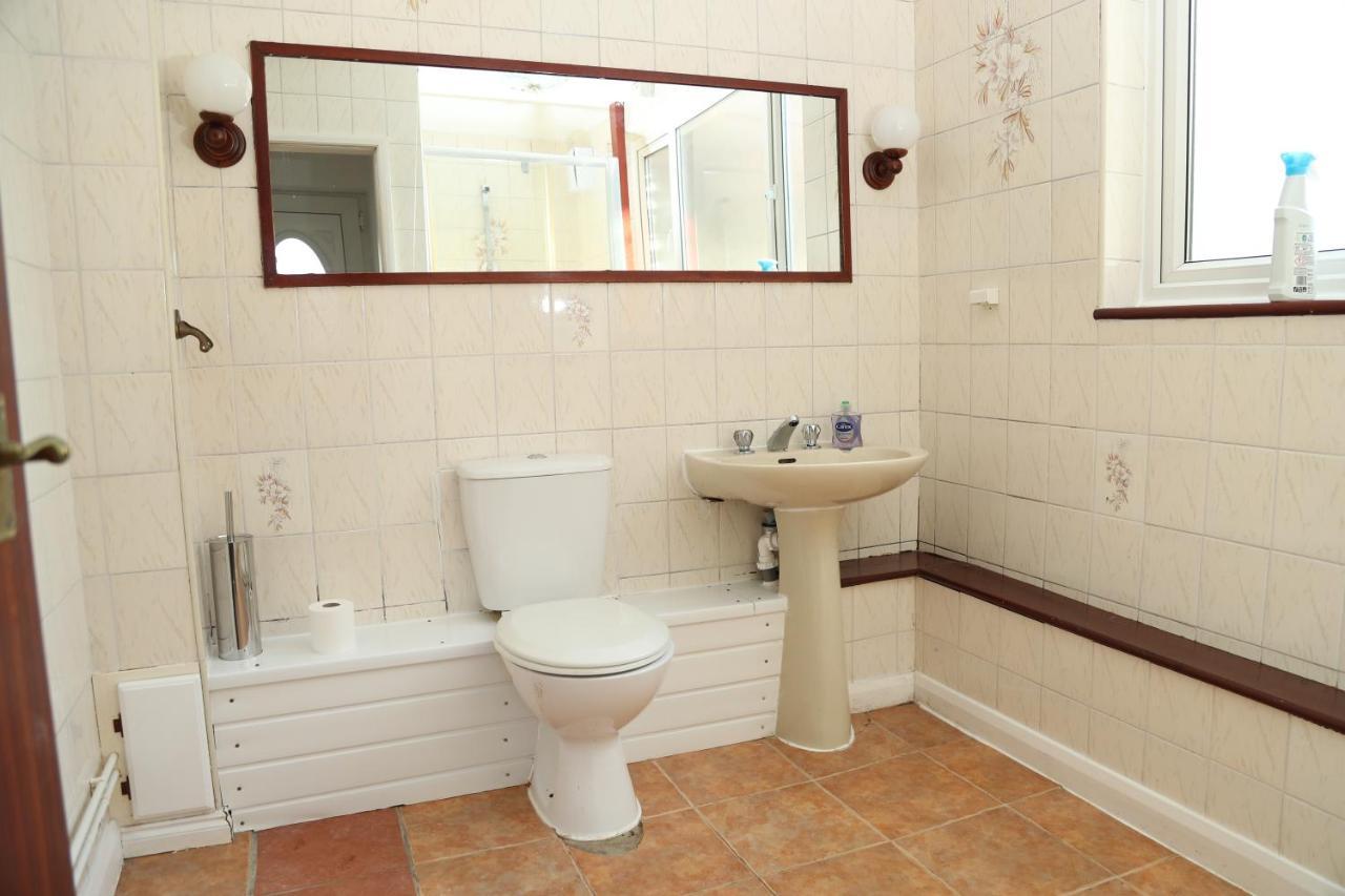ברמינגהאם Cosy 3-Bed Bungalow Nec Airport Close To Amenities מראה חיצוני תמונה